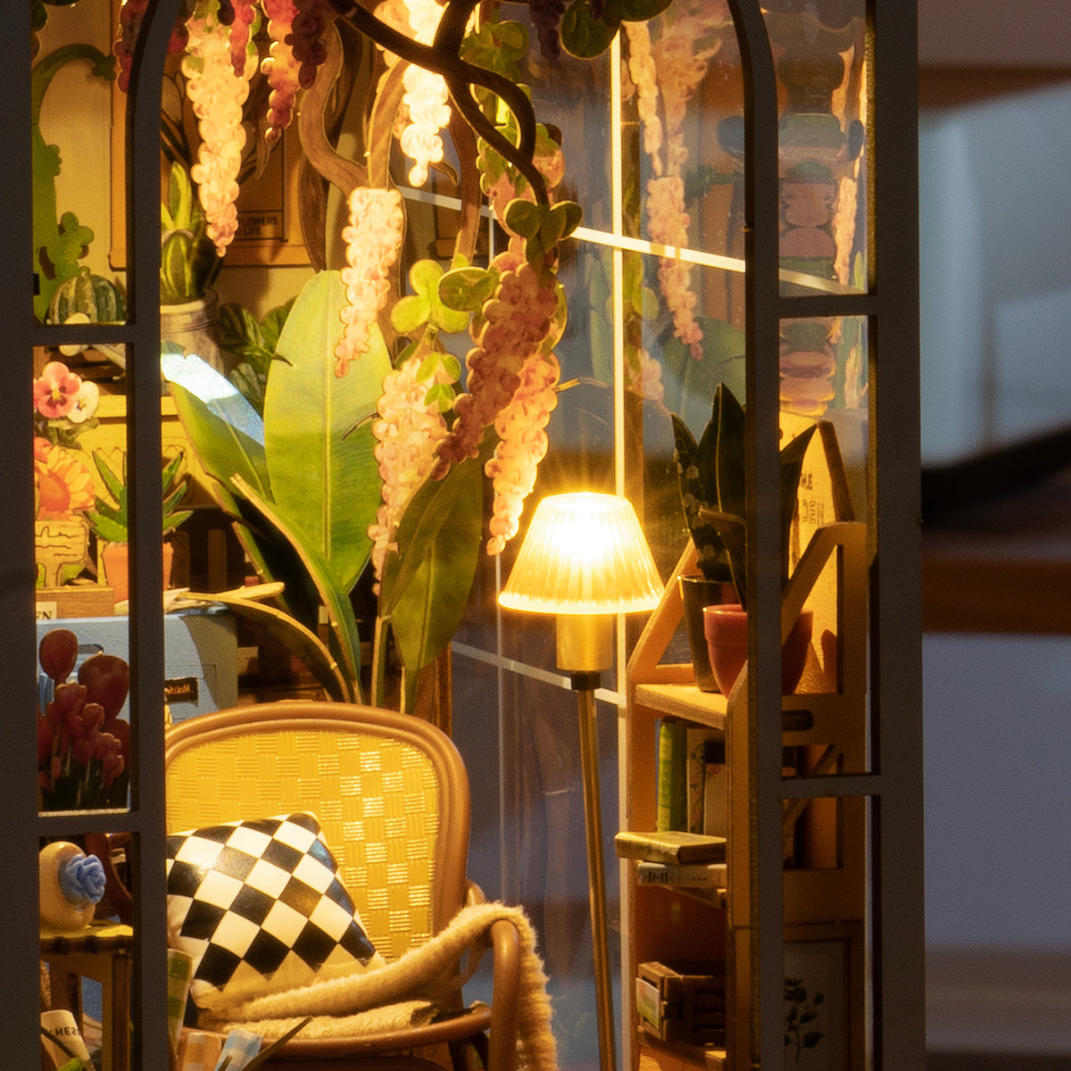 PUZZLESBEST DIY Book Nook | Holiday Garden House