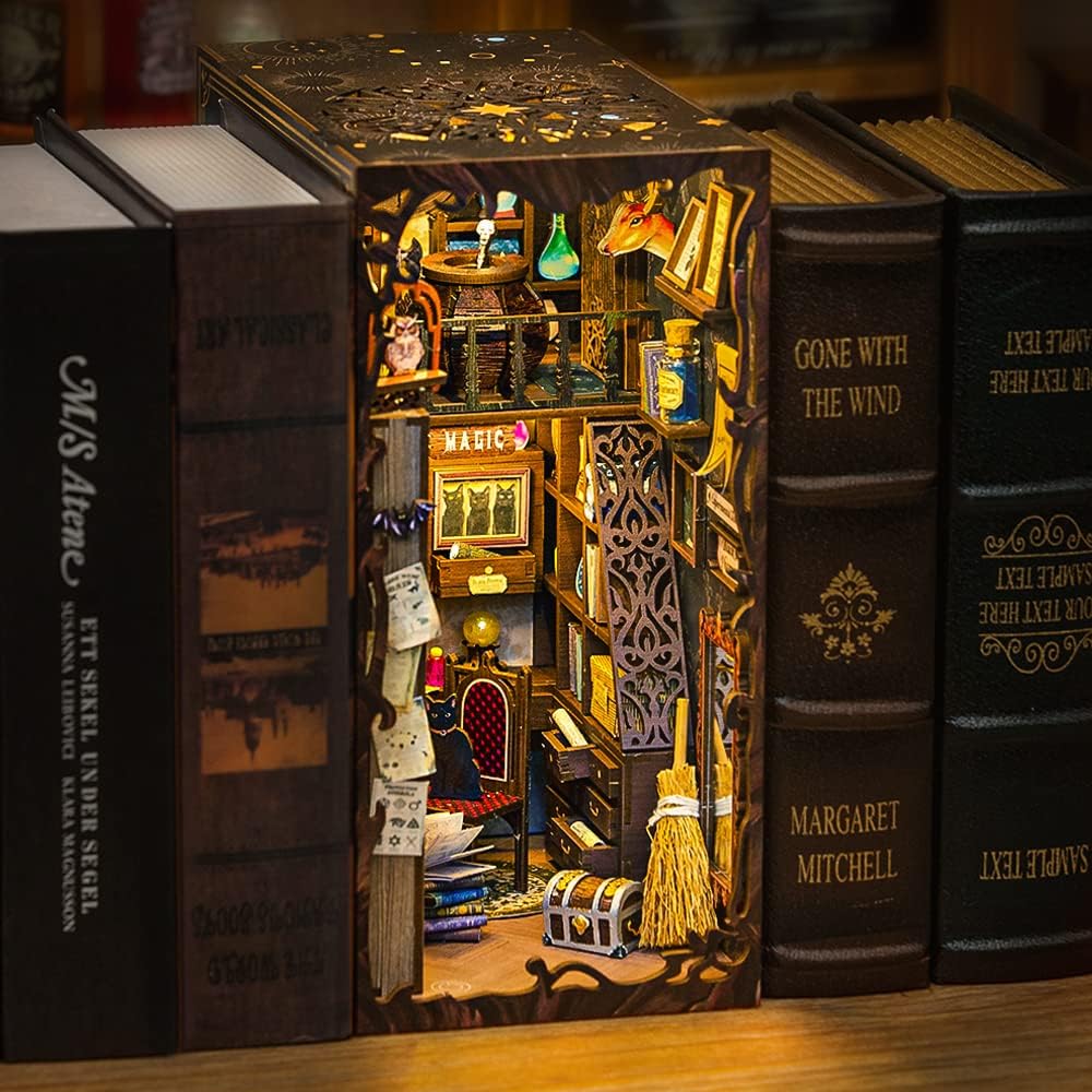 PUZZLESBEST DIY Book Nook Kit (Magic Pharmacist)