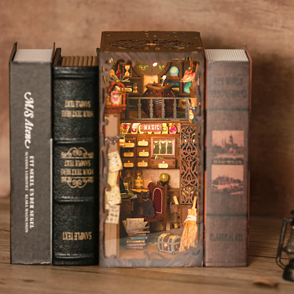 PUZZLESBEST DIY Book Nook Kit (Magic Pharmacist)